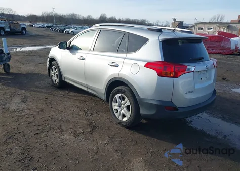 2015 Toyota Rav4 Le z USA, uszkodzony, nr VIN JTMBFREV6FD155427